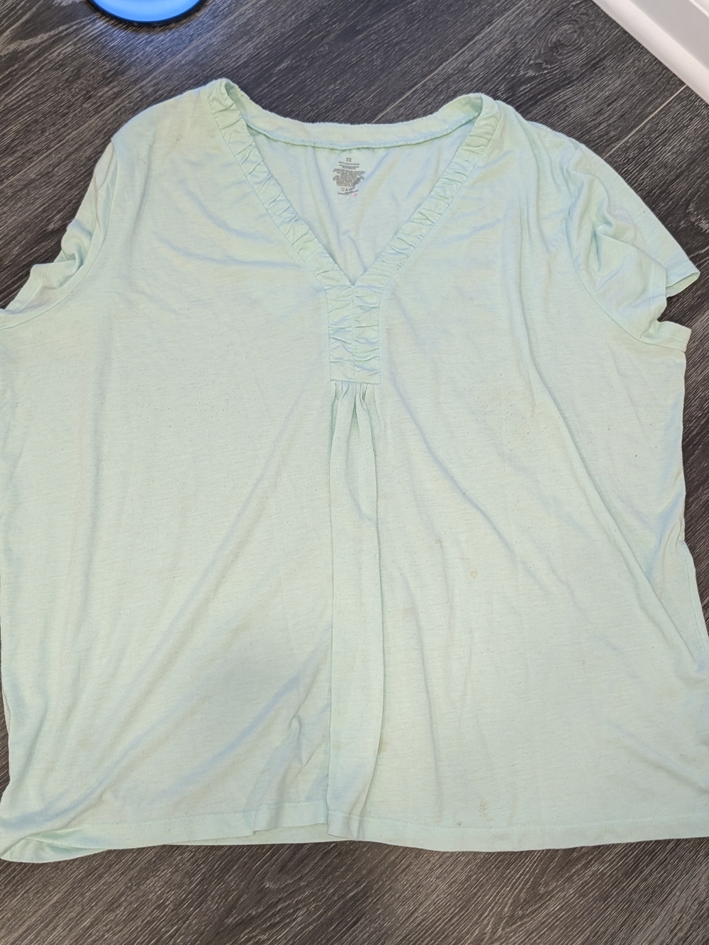 Women’s Light Mint V-Neck Short Sleeve Top